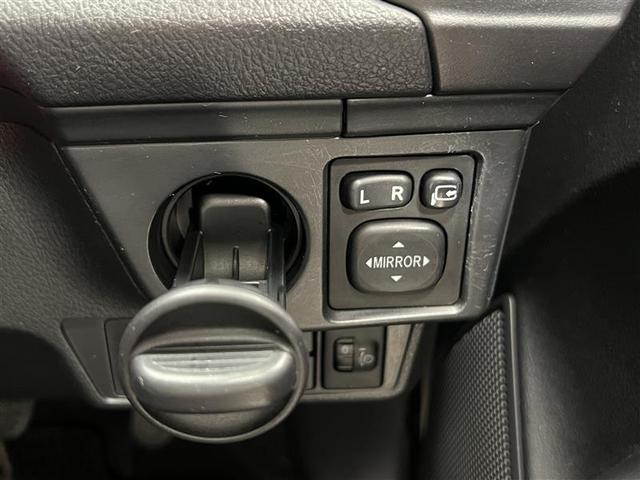 カローラアクシオ ハイブリッド 禁煙車 トヨタセーフティセンス プリクラッシュセーフティ レーンデパーチャーアラート オートマチックハイビーム 7インチナビ ETC 電動格納式ドアミラー パワーウィンドウ ワイヤレスキー 点検記録簿(20枚目)