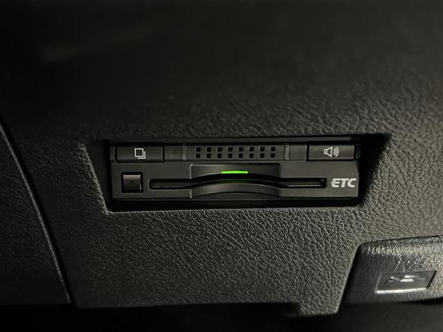 カローラアクシオ ハイブリッド 禁煙車 トヨタセーフティセンス プリクラッシュセーフティ レーンデパーチャーアラート オートマチックハイビーム 7インチナビ ETC 電動格納式ドアミラー パワーウィンドウ ワイヤレスキー 点検記録簿(22枚目)