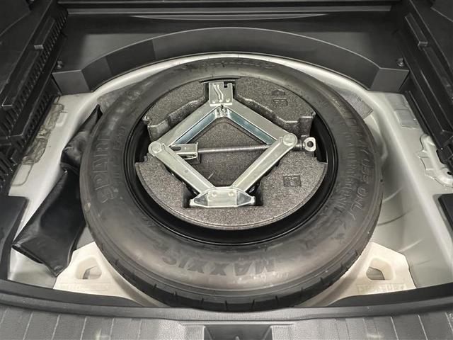 スペアタイヤも付いて、パンクや不測の事態が起きても安心です！