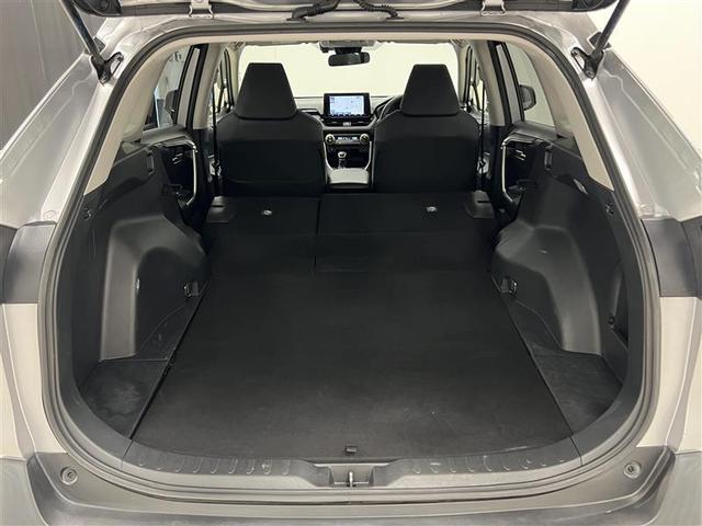 状況に応じてシートを倒せばフラットになり大容量！沢山の荷物が載せられます！