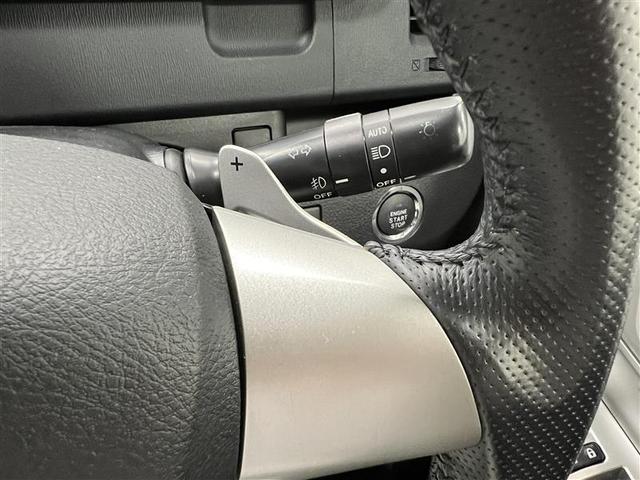 ノア Ｓｉ　禁煙車　ＨＩＤライト　コンライト　７インチＨＤＤナビ　フルセグＴＶ　ブルートゥース　ＣＤ　ＤＶＤ　ＳＤ　ミュージックサーバー　後席モニター　ＥＴＣ　パドルシフト　１６ＡＷ　スマートキー　点検記録簿（11枚目）