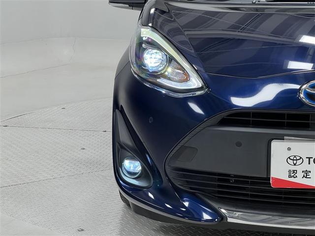 アクア Ｓスタイルブラック　禁煙車　トヨタセーフティセンス　ＬＥＤライト＆フォグ　９インチＳＤナビ　フルセグＴＶ　ブルートゥース　ＣＤ　ＤＶＤ再生　ＳＤ　バックモニター　ＥＴＣ　社外ＵＳＢ／シガー電源　スマートキー　点検記録簿（5枚目）