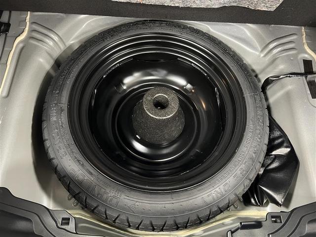 アクア Ｓスタイルブラック　禁煙車　トヨタセーフティセンス　ＬＥＤライト＆フォグ　９インチＳＤナビ　フルセグＴＶ　ブルートゥース　ＣＤ　ＤＶＤ再生　ＳＤ　バックモニター　ＥＴＣ　社外ＵＳＢ／シガー電源　スマートキー　点検記録簿（7枚目）