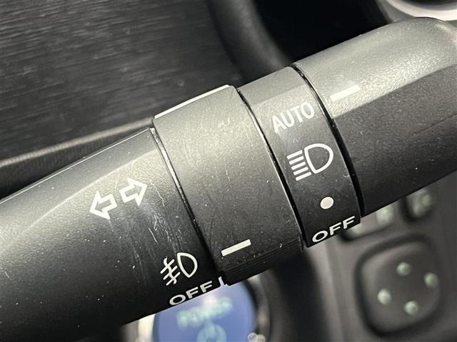 アクア Ｓスタイルブラック　禁煙車　トヨタセーフティセンス　ＬＥＤライト＆フォグ　９インチＳＤナビ　フルセグＴＶ　ブルートゥース　ＣＤ　ＤＶＤ再生　ＳＤ　バックモニター　ＥＴＣ　社外ＵＳＢ／シガー電源　スマートキー　点検記録簿（12枚目）