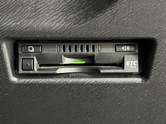 アクア Ｓスタイルブラック　禁煙車　トヨタセーフティセンス　ＬＥＤライト＆フォグ　９インチＳＤナビ　フルセグＴＶ　ブルートゥース　ＣＤ　ＤＶＤ再生　ＳＤ　バックモニター　ＥＴＣ　社外ＵＳＢ／シガー電源　スマートキー　点検記録簿（17枚目）