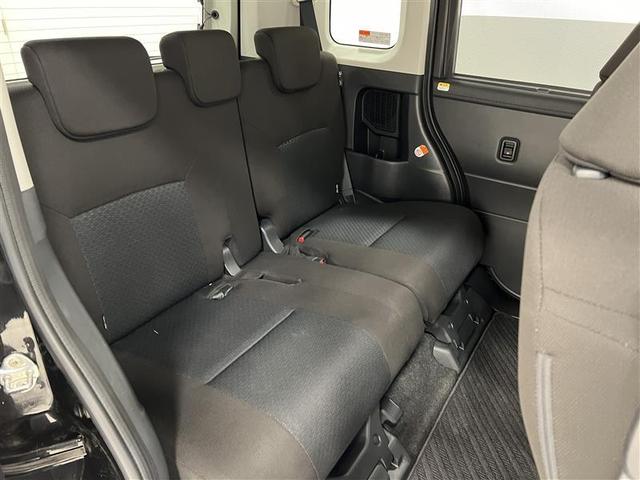 後席は頭上や足元にゆとりがあって、大人の方でも快適に座ることが出来ます！ＩＳＯＦＩＸ対応でチャイルドシートの取り付けも可能！
