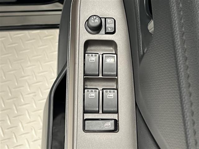 電動格納式ドアミラーと全席パワーウィンドウ付！欲しい装備はちゃんと付いています！