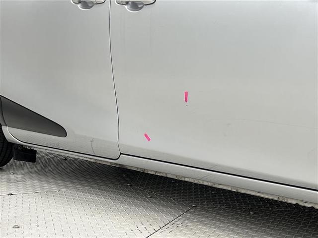 シエンタ Ｘ　Ｖパッケージ　ワンセグ　記録簿　ワンオーナー車　ナビＴＶ　バックアイカメラ　横滑り防止機能　エアバック　３列シート　ＰＳ　メモリーナビ　アイドルストップ　リモコンキー　ＡＢＳ　マニュアルエアコン　パワーウインドウ（5枚目）