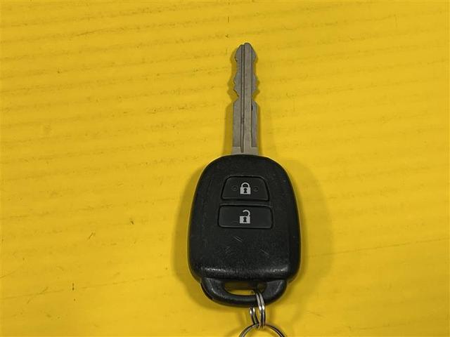 シエンタ Ｘ　Ｖパッケージ　ワンセグ　記録簿　ワンオーナー車　ナビＴＶ　バックアイカメラ　横滑り防止機能　エアバック　３列シート　ＰＳ　メモリーナビ　アイドルストップ　リモコンキー　ＡＢＳ　マニュアルエアコン　パワーウインドウ（19枚目）