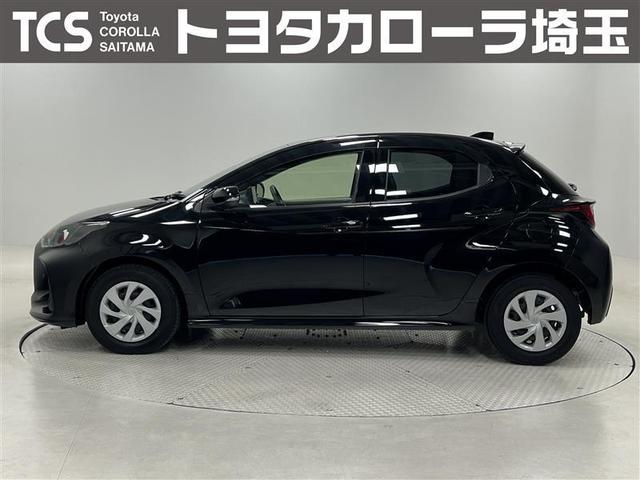 ヤリス Ｇ　バックモニタ－　誤発進抑制機能　１オーナー車　スマートキー　盗難防止装置　横滑り防止機能　キーレス　ＥＴＣ　オートエアコン　メモリーナビ　ＡＢＳ　運転席エアバック　サイドエアバッグ　ＤＶＤ再生　ナビ（4枚目）