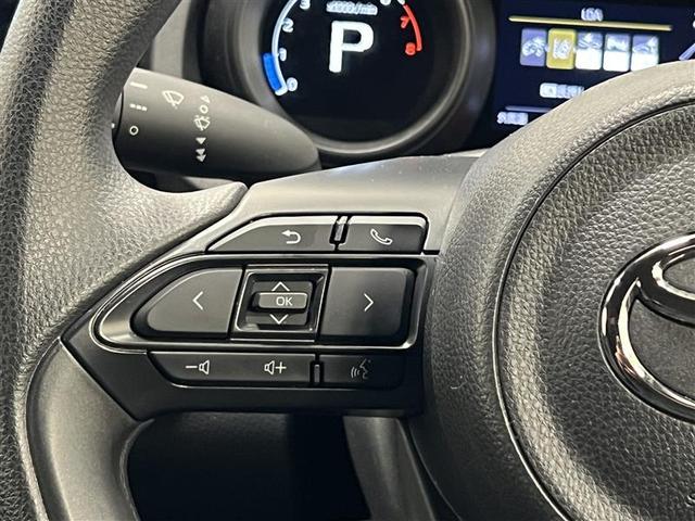ヤリス Ｇ　バックモニタ－　誤発進抑制機能　１オーナー車　スマートキー　盗難防止装置　横滑り防止機能　キーレス　ＥＴＣ　オートエアコン　メモリーナビ　ＡＢＳ　運転席エアバック　サイドエアバッグ　ＤＶＤ再生　ナビ（8枚目）