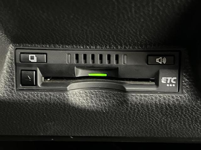 ヤリス Ｇ　バックモニタ－　誤発進抑制機能　１オーナー車　スマートキー　盗難防止装置　横滑り防止機能　キーレス　ＥＴＣ　オートエアコン　メモリーナビ　ＡＢＳ　運転席エアバック　サイドエアバッグ　ＤＶＤ再生　ナビ（17枚目）