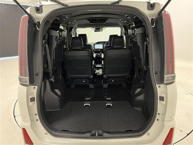 ノア ハイブリッドＳｉ　ダブルバイビーＩＩＩ　地デジ　バックモニター　両側ＰＳＤ　ＬＥＤ　ナビ＆ＴＶ　ＤＶＤ　横滑り防止装置　アルミホイール　スマキー　エアバッグ　クルコン　ＡＣ　３列シート　キーフリー　１オ－ナ－　ＥＴＣ　メモリーナビ（26枚目）