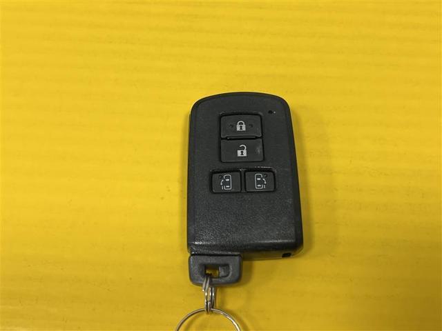 ノア ハイブリッドＳｉ　ダブルバイビーＩＩＩ　地デジ　バックモニター　両側ＰＳＤ　ＬＥＤ　ナビ＆ＴＶ　ＤＶＤ　横滑り防止装置　アルミホイール　スマキー　エアバッグ　クルコン　ＡＣ　３列シート　キーフリー　１オ－ナ－　ＥＴＣ　メモリーナビ（29枚目）