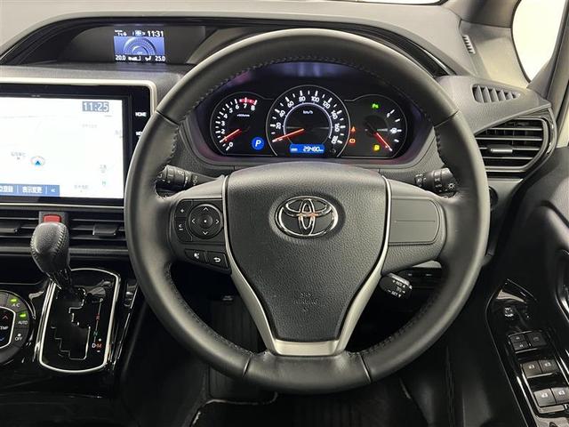 ノア Si ダブルバイビーII 横滑防止装置 PCS スマートキ- Wエアコン Bモニター DVD再生可 フルセグテレビ ETC付き アイドリングS オートエアコン PS クルーズC ナビ&TV PW ウォークスルー ワンオーナ(10枚目)