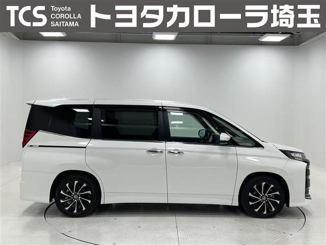 ノア ハイブリッドＳ－Ｚ　横滑り防止機能　エアバッグ　オートクルーズコントロール　地デジ　両側自動ドア　ダブルエアコン　スマートエントリー　ＬＥＤランプ　バックモニター　メモリナビ　３列シート　ＥＴＣ付き　ＡＢＳ　ＡＣ１００Ｖ（4枚目）