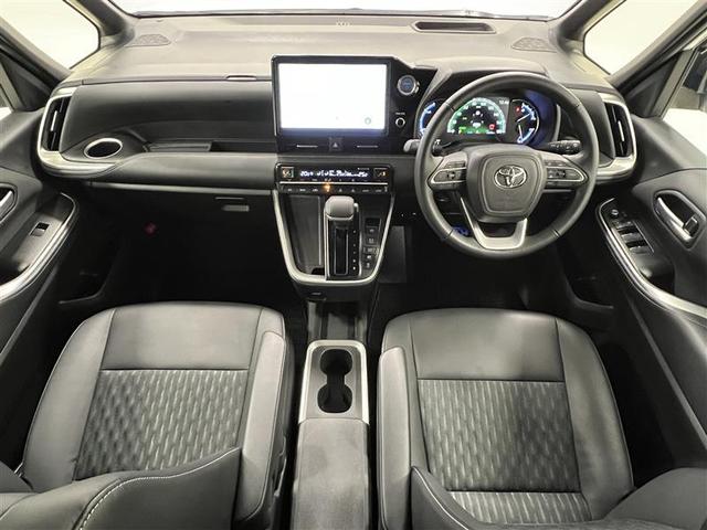 ノア ハイブリッドＳ－Ｚ　横滑り防止機能　エアバッグ　オートクルーズコントロール　地デジ　両側自動ドア　ダブルエアコン　スマートエントリー　ＬＥＤランプ　バックモニター　メモリナビ　３列シート　ＥＴＣ付き　ＡＢＳ　ＡＣ１００Ｖ（9枚目）