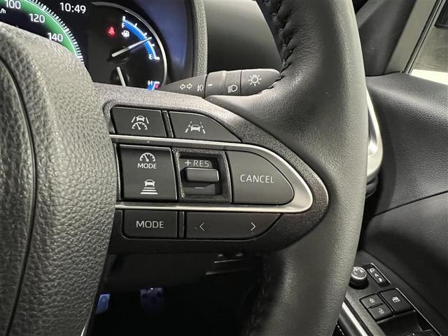 ノア ハイブリッドＳ－Ｚ　横滑り防止機能　エアバッグ　オートクルーズコントロール　地デジ　両側自動ドア　ダブルエアコン　スマートエントリー　ＬＥＤランプ　バックモニター　メモリナビ　３列シート　ＥＴＣ付き　ＡＢＳ　ＡＣ１００Ｖ（12枚目）