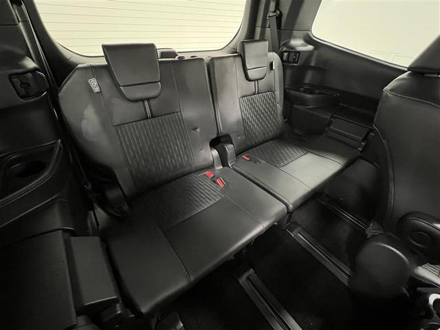 ノア ハイブリッドＳ－Ｚ　横滑り防止機能　エアバッグ　オートクルーズコントロール　地デジ　両側自動ドア　ダブルエアコン　スマートエントリー　ＬＥＤランプ　バックモニター　メモリナビ　３列シート　ＥＴＣ付き　ＡＢＳ　ＡＣ１００Ｖ（23枚目）