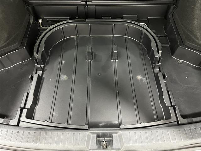 カローラフィールダー ハイブリッドＧ　認定中古車　禁煙車　運転席・助手席エアバック　ＨＩＤヘッドライト　７インチＳＤナビ　バックモニター　ＥＴＣ　シートヒーター　電動フェンダーランプ　スペアタイヤ　スマートキー　点検記録簿（32枚目）