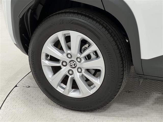 ヤリスクロス Ｇ　ワンオーナ　衝突被害軽減ブレーキ　横滑り防止機能　エアバック　盗難防止装置　フルオートエアコン　スマートキー＆プッシュスタート　アルミ　定期点検記録簿　キーフリー　メディアプレイヤー接続　メモリナビ（6枚目）