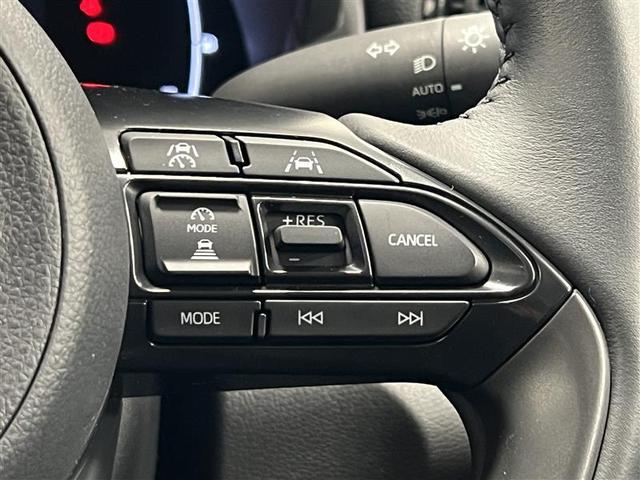 ヤリスクロス Ｇ　ワンオーナ　衝突被害軽減ブレーキ　横滑り防止機能　エアバック　盗難防止装置　フルオートエアコン　スマートキー＆プッシュスタート　アルミ　定期点検記録簿　キーフリー　メディアプレイヤー接続　メモリナビ（10枚目）