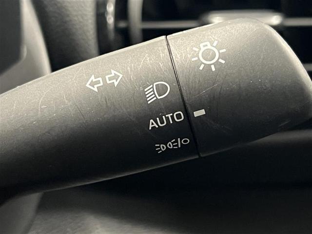 ヤリスクロス Ｇ　ワンオーナ　衝突被害軽減ブレーキ　横滑り防止機能　エアバック　盗難防止装置　フルオートエアコン　スマートキー＆プッシュスタート　アルミ　定期点検記録簿　キーフリー　メディアプレイヤー接続　メモリナビ（11枚目）