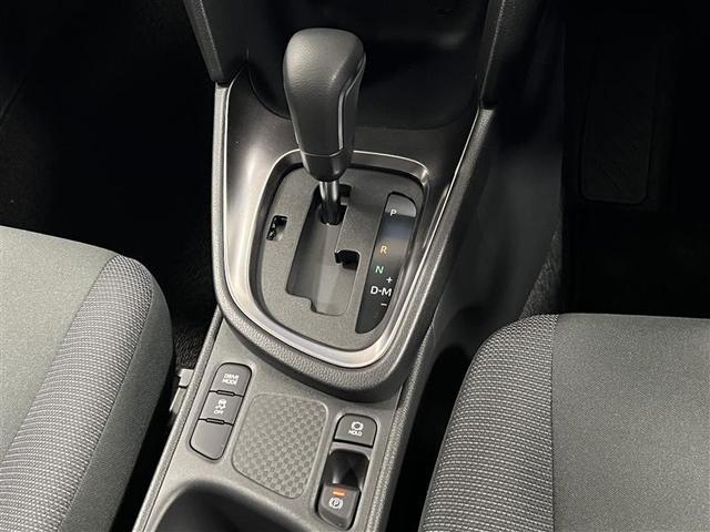 ヤリスクロス Ｇ　ワンオーナ　衝突被害軽減ブレーキ　横滑り防止機能　エアバック　盗難防止装置　フルオートエアコン　スマートキー＆プッシュスタート　アルミ　定期点検記録簿　キーフリー　メディアプレイヤー接続　メモリナビ（21枚目）