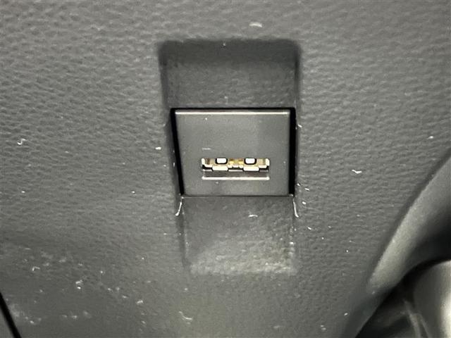 カローラツーリング ダブルバイビー　点検記録簿　キーレスエントリー　バックガイドモニター　１オナ　サイドエアバック　ＡＷ　ＬＥＤ　ＥＳＣ　ＥＴＣ付　パワーウィンドウ　メディアプレイヤー接続　ＡＢＳ　オートクルーズコントロール　パワステ（16枚目）