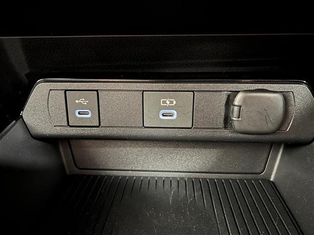 プリウス Z 認定中古車 禁煙車 追突軽減ブレーキ LEDヘッドライト オートマチックハイビーム ハンドルヒーター ディスプレイオーディオ フルセグ パノラミックビューモニター シートヒーター ETC2.0(16枚目)