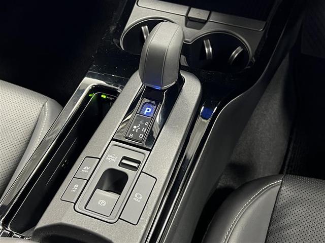 プリウス Z 認定中古車 禁煙車 追突軽減ブレーキ LEDヘッドライト オートマチックハイビーム ハンドルヒーター ディスプレイオーディオ フルセグ パノラミックビューモニター シートヒーター ETC2.0(28枚目)