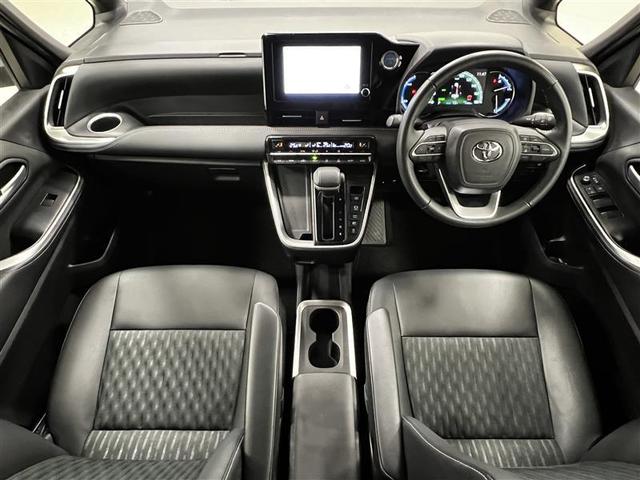 ノア ハイブリッドＳ－Ｚ　Ｒカメラ　ダブルエアコン　スマートキ－　ＬＥＤヘッドライト　クルコン　横滑り防止機能　３列シート　ミュージックプレイヤー接続可　ＥＴＣ　エアバッグ　ＡＢＳ　キーレス　パワステ　アルミホイール　エアコン（8枚目）