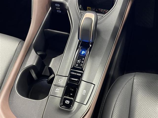 クラウンクロスオーバー Ｇアドバンスド　テレビ　プリクラッシュブレーキ　本革　試乗車　横滑防止装置　Ｐシート　Ｂカメラ　フルセグテレビ　オートエアコン　スマキー　クルコン　ＡＣ１００Ｖ　ドライブレコーダー　ＡＵＸ　ＬＥＤヘッドライト　ＥＴＣ（29枚目）