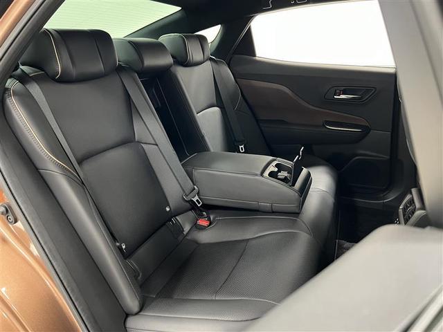 クラウンクロスオーバー Ｇアドバンスド　テレビ　プリクラッシュブレーキ　本革　試乗車　横滑防止装置　Ｐシート　Ｂカメラ　フルセグテレビ　オートエアコン　スマキー　クルコン　ＡＣ１００Ｖ　ドライブレコーダー　ＡＵＸ　ＬＥＤヘッドライト　ＥＴＣ（32枚目）