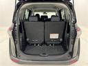 ラゲージスペースは必要十分な大きさ!サードシートはたたんでセカンドシート下に収納させることも出来ます!