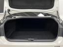 トランクルームは奥行きがありセダンならではの広さ！
