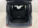 ラゲージスペースは必要十分な大きさ！サードシートを跳ね上げれば、さらに広く大きくお使いいただけます！デッキ下にも収納スペースあり！