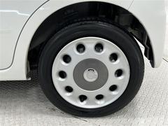 タイヤサイズは１５５／６５Ｒ１４！納車前の点検時にタイヤ交換させていただきます！スチールホイールに錆が、ホイールキャップに傷があります。 7