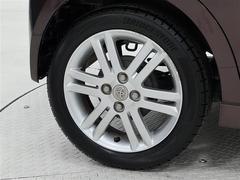 タイヤサイズは１６５／５５Ｒ１５！純正アルミホイールにキズあり。残り溝は６ミリ程度です！ 6