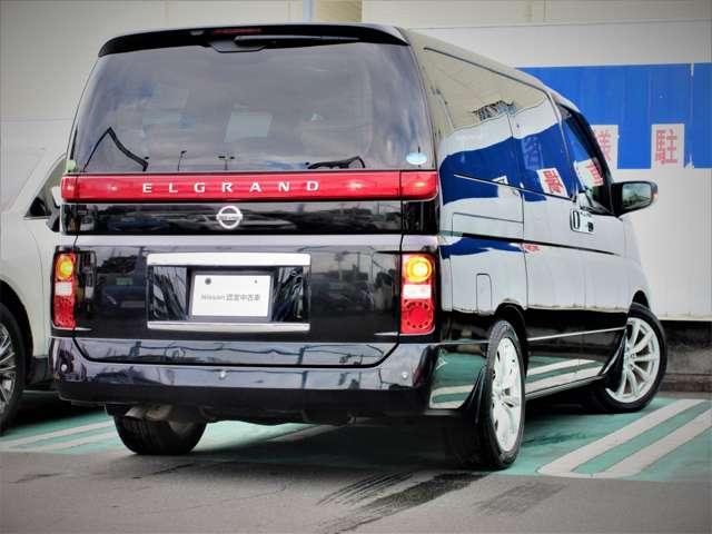 エルグランド 350XL 4WD 本革PWシ-ト ツインサンル-フ BOSE 後席FDモニタ- シ-トヒ-タ- 後席カーテン 2列目シ-ト回転対面仕様 キセノン クルコン バック&サイドカメラ 障害物センサ- 日産ワイド保証(2枚目)