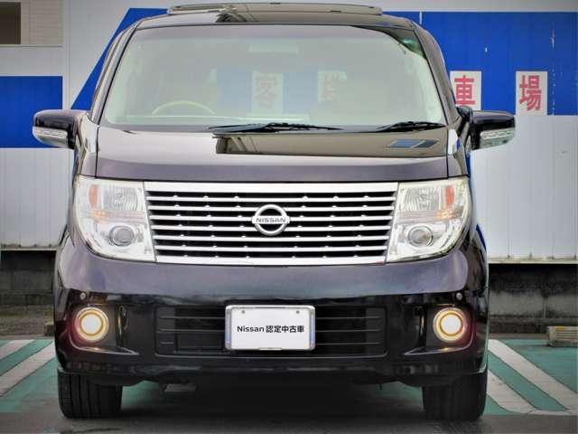 エルグランド 350XL 4WD 本革PWシ-ト ツインサンル-フ BOSE 後席FDモニタ- シ-トヒ-タ- 後席カーテン 2列目シ-ト回転対面仕様 キセノン クルコン バック&サイドカメラ 障害物センサ- 日産ワイド保証(3枚目)