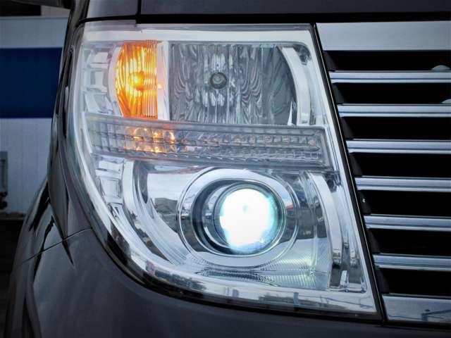 エルグランド 350XL 4WD 本革PWシ-ト ツインサンル-フ BOSE 後席FDモニタ- シ-トヒ-タ- 後席カーテン 2列目シ-ト回転対面仕様 キセノン クルコン バック&サイドカメラ 障害物センサ- 日産ワイド保証(5枚目)