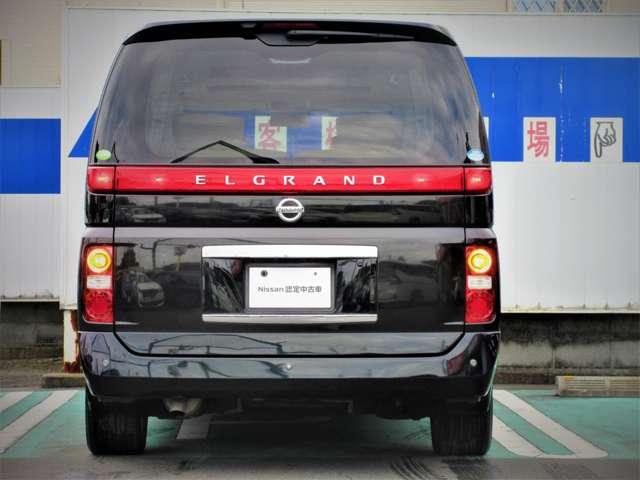 エルグランド 350XL 4WD 本革PWシ-ト ツインサンル-フ BOSE 後席FDモニタ- シ-トヒ-タ- 後席カーテン 2列目シ-ト回転対面仕様 キセノン クルコン バック&サイドカメラ 障害物センサ- 日産ワイド保証(8枚目)