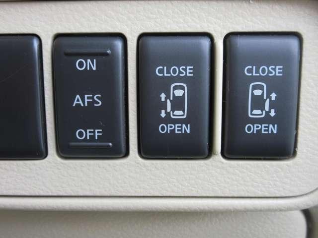 エルグランド 350XL 4WD 本革PWシ-ト ツインサンル-フ BOSE 後席FDモニタ- シ-トヒ-タ- 後席カーテン 2列目シ-ト回転対面仕様 キセノン クルコン バック&サイドカメラ 障害物センサ- 日産ワイド保証(14枚目)