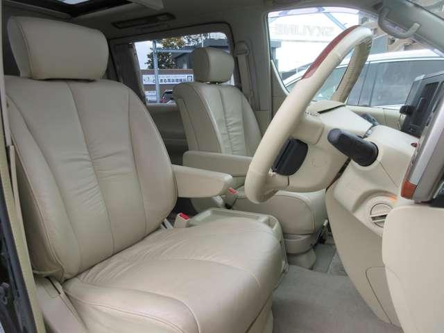 エルグランド 350XL 4WD 本革PWシ-ト ツインサンル-フ BOSE 後席FDモニタ- シ-トヒ-タ- 後席カーテン 2列目シ-ト回転対面仕様 キセノン クルコン バック&サイドカメラ 障害物センサ- 日産ワイド保証(16枚目)