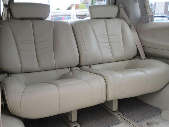 エルグランド 350XL 4WD 本革PWシ-ト ツインサンル-フ BOSE 後席FDモニタ- シ-トヒ-タ- 後席カーテン 2列目シ-ト回転対面仕様 キセノン クルコン バック&サイドカメラ 障害物センサ- 日産ワイド保証(18枚目)