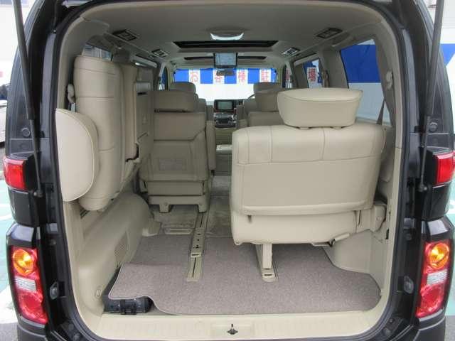 エルグランド 350XL 4WD 本革PWシ-ト ツインサンル-フ BOSE 後席FDモニタ- シ-トヒ-タ- 後席カーテン 2列目シ-ト回転対面仕様 キセノン クルコン バック&サイドカメラ 障害物センサ- 日産ワイド保証(19枚目)