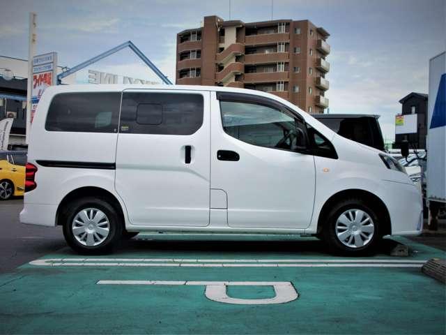 NV200バネットバン プレミアムGX 乗車定員5人 積載量600Kg インテリジェントキ- プライバシ-ガラス 両側スライドドア スライドサイドウィンドウ パワ-ウィンドウ 前後ドラレコ バックカメラ フォグランプ 日産ワイド保証付帯(9枚目)