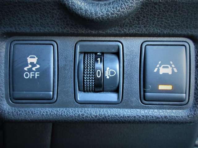 ＶＤＣ（横滑り防止装置）・ヘッドライトレベライザー・ＬＤＷ（車線逸脱防止警報）のスイッチです。