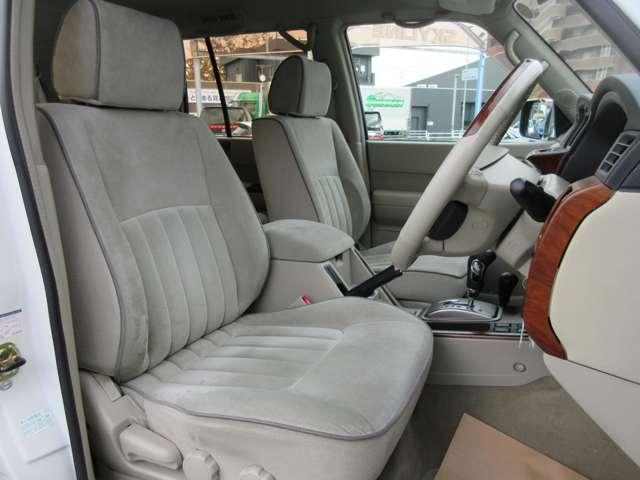 サファリ グランロードリミテッド ◆3列7人◆社外LEDライト◆パートタイム4WD◆クルコン◆ヘッドライトウォッシャ-◆リヤク-ラ-◆スノーモ-ド◆MTモード付5速AT◆背面タイヤ◆リヤドア観音開き◆サイドステップ◆日産ワイド保証付帯(14枚目)
